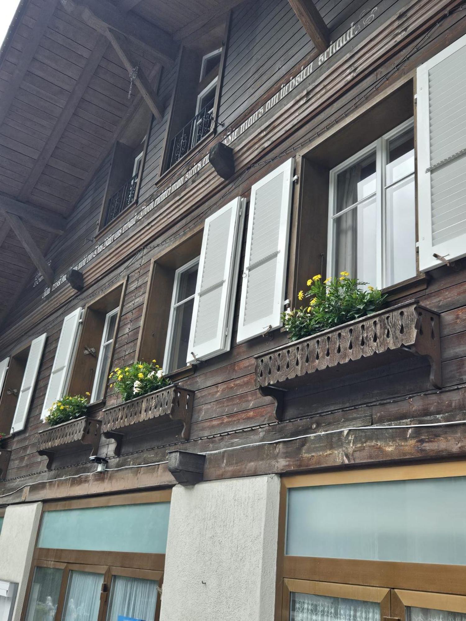 Chalet Maithili Lauterbrunnen -152-Year-Old Majestic Chalet Kültér fotó